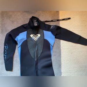 EUC Women’s Roxy long sleeve wetsuit sz 8 surf